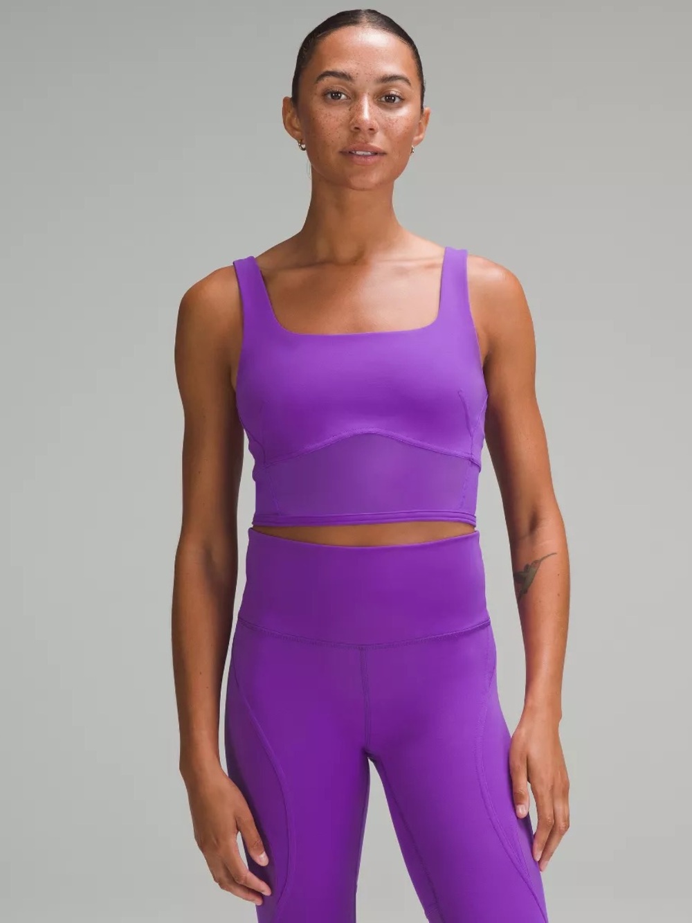 Lululemon athletica cropped tank with mesh detailing!